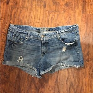Decree distressed denim jean shorts 17